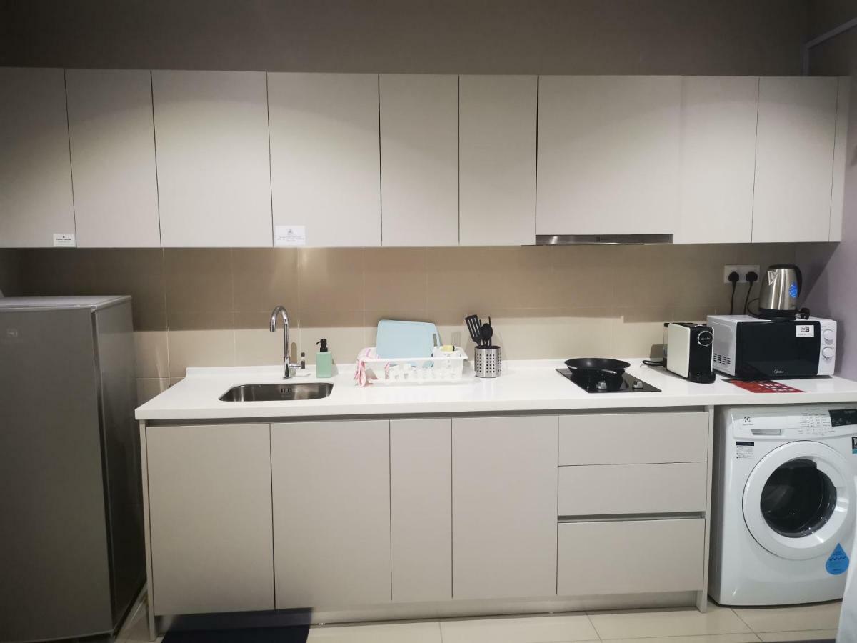 Studio With Balcony By Host Assist I-city Aparthotel Shah Alam