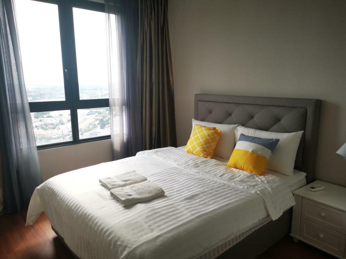 Studio With Balcony By Host Assist I-city Shah Alam