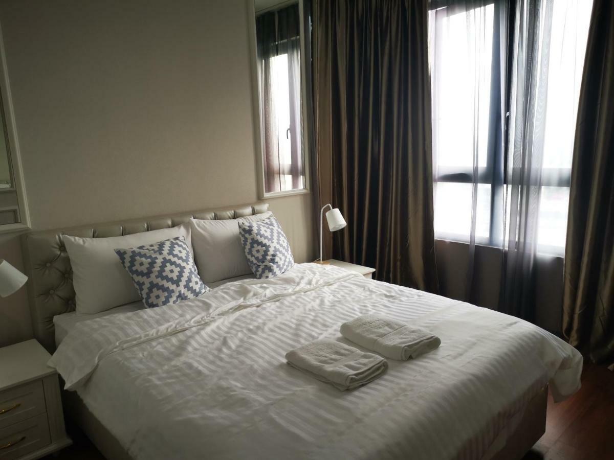Studio With Balcony By Host Assist I-city *