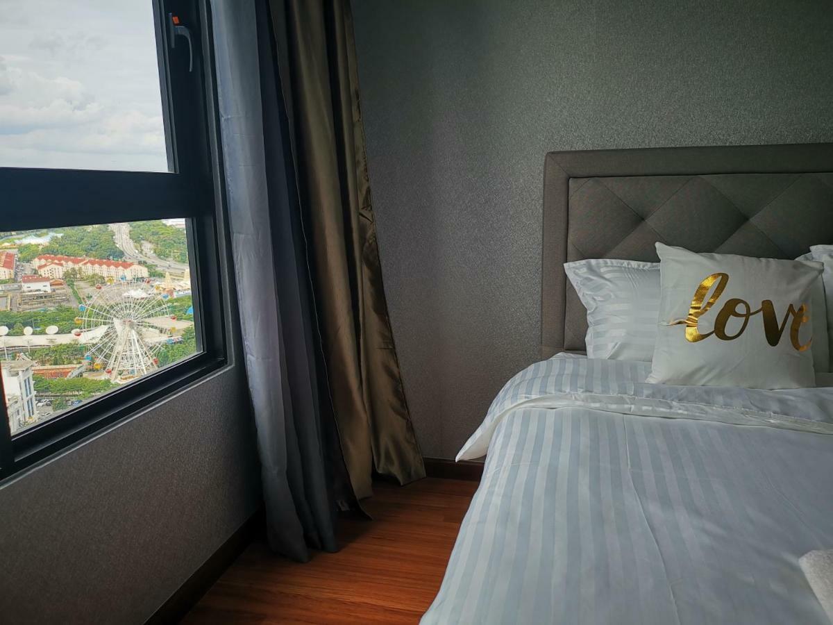 Studio With Balcony By Host Assist I-city